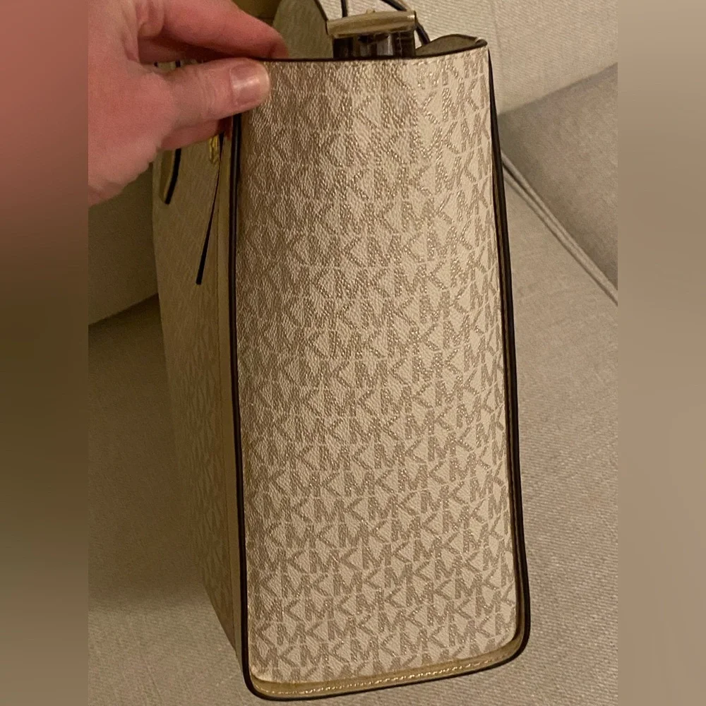 NWT MICHAEL KORS Leida Large Metallic Signature Logo Tote Bag